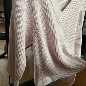 EXPRESS V-Neck Pink Sweater